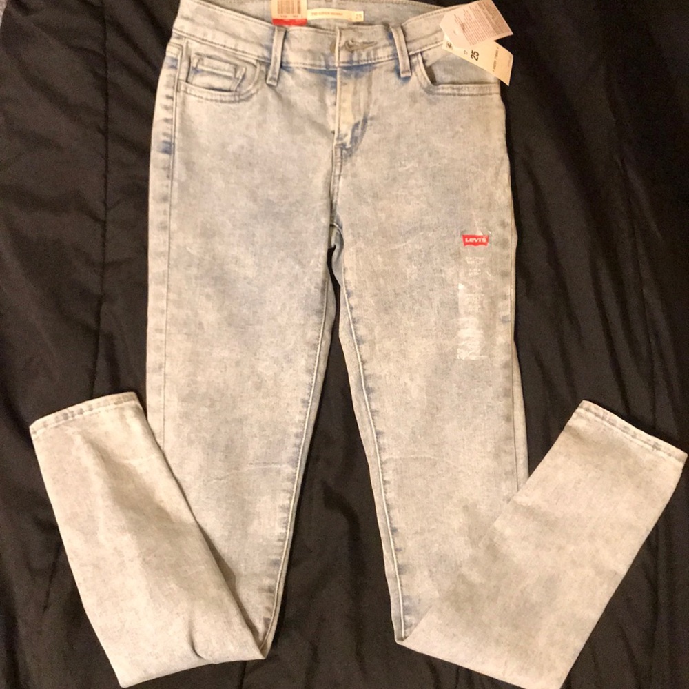 LEVI’S SKINNY JEANS!!!